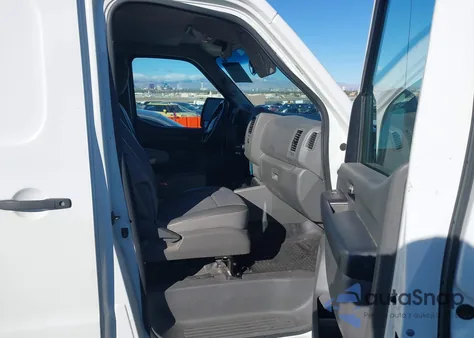 2016 Nissan Nv Cargo Nv1500 S V6 z USA, uszkodzony, nr VIN 1N6BF0KM6GN810458